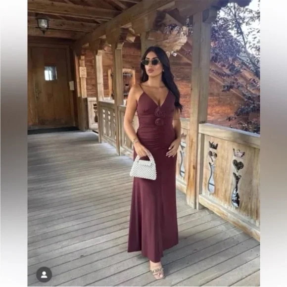 ZARA TEXTURED FLORAL MIDI DRESS - Picture 3 of 6